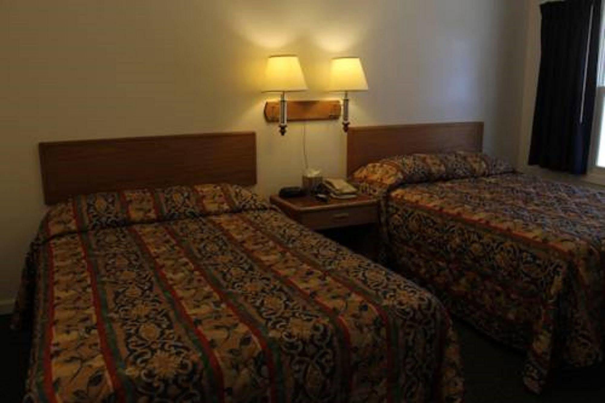 Western Star Inn Rifle Eksteriør billede