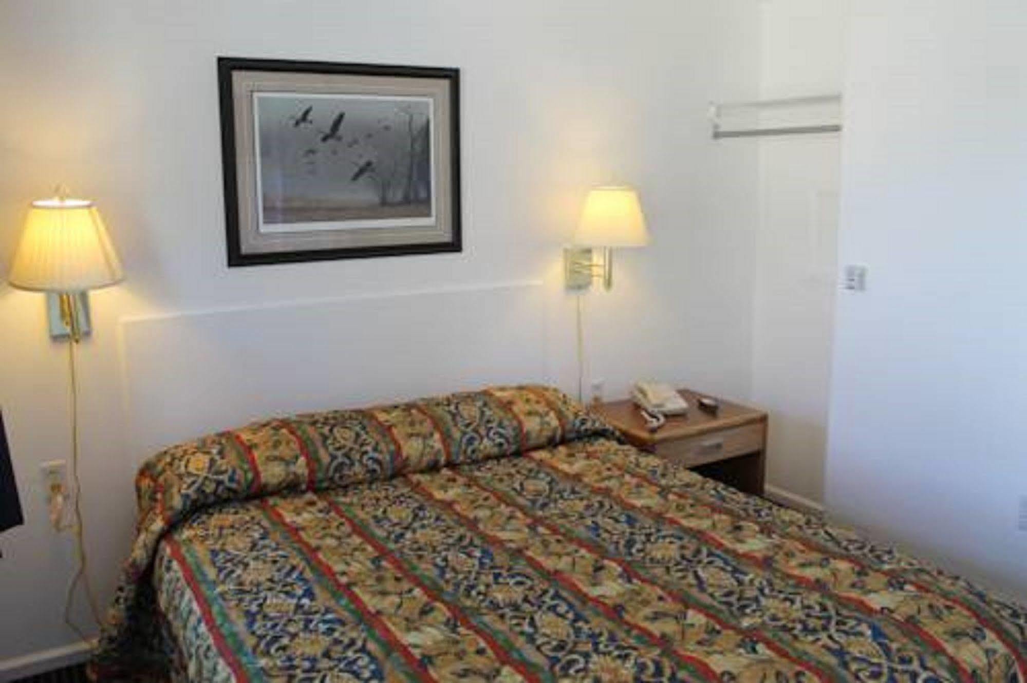 Western Star Inn Rifle Eksteriør billede